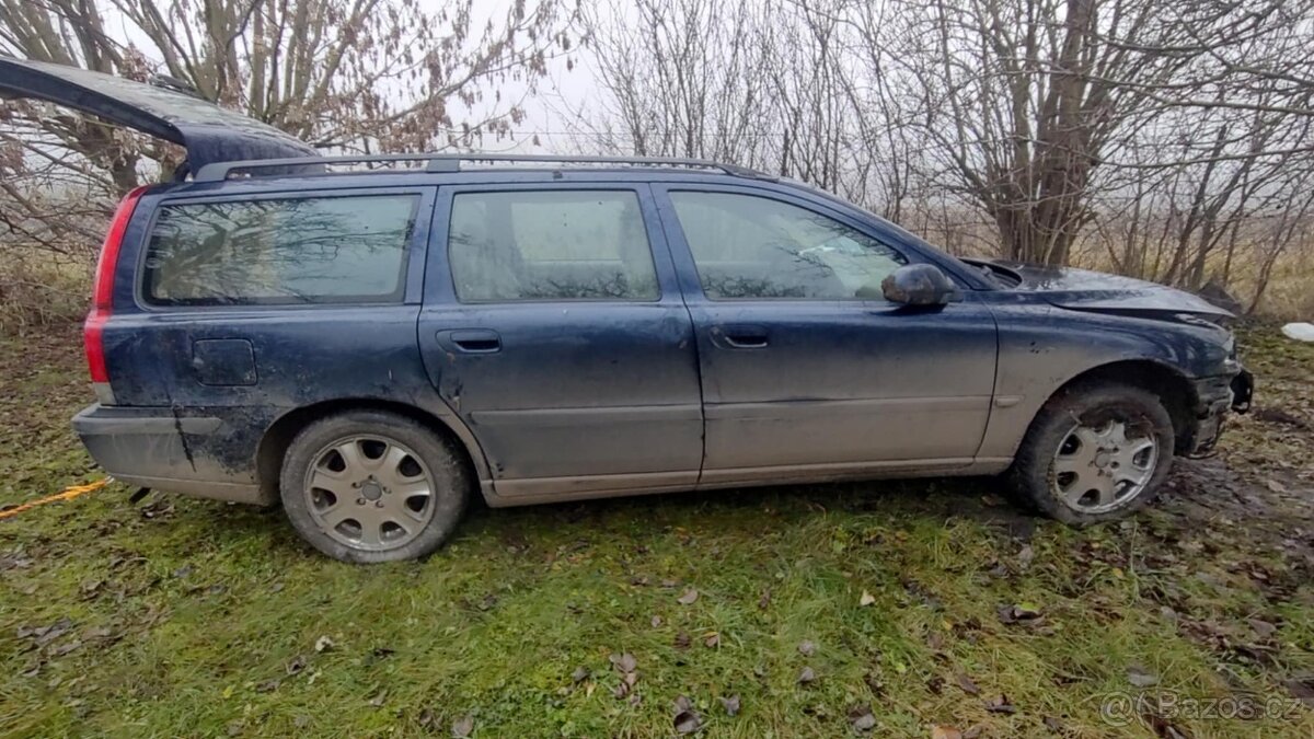 Volvo V70 2.4T - PO STŘEŠE - celek / na díly - 5