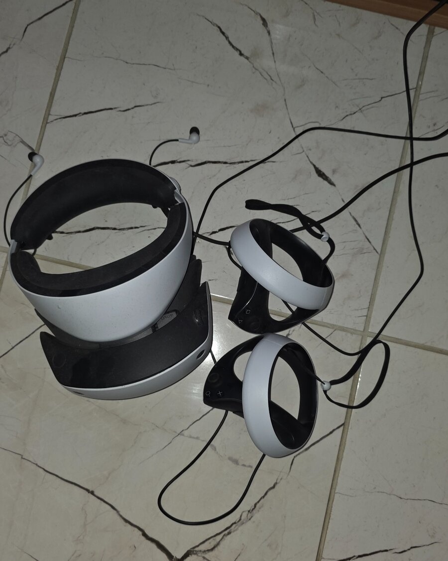 Prodám ps5 + VR2 virtuální realita - 5