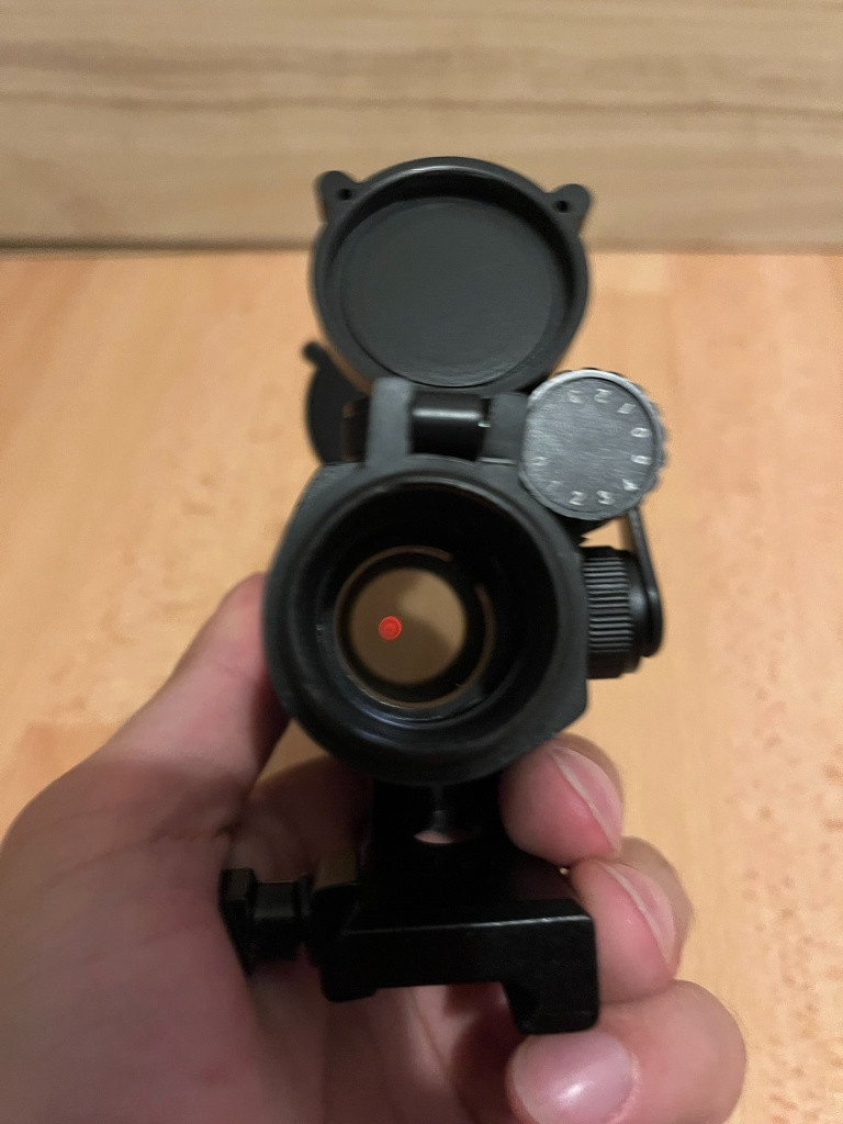 Kolimátor typu Aimpoint - 5