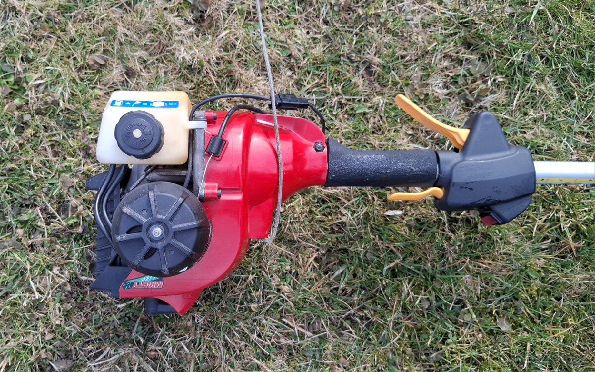 Benzínový vyžínač Homelite HLT26CD - 5