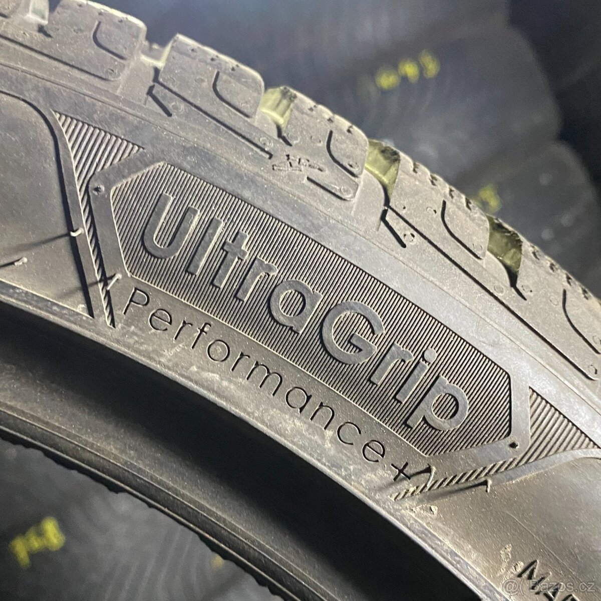 Zimní pneu 225/45 R19 96V Goodyear 6,5-7mm - 5