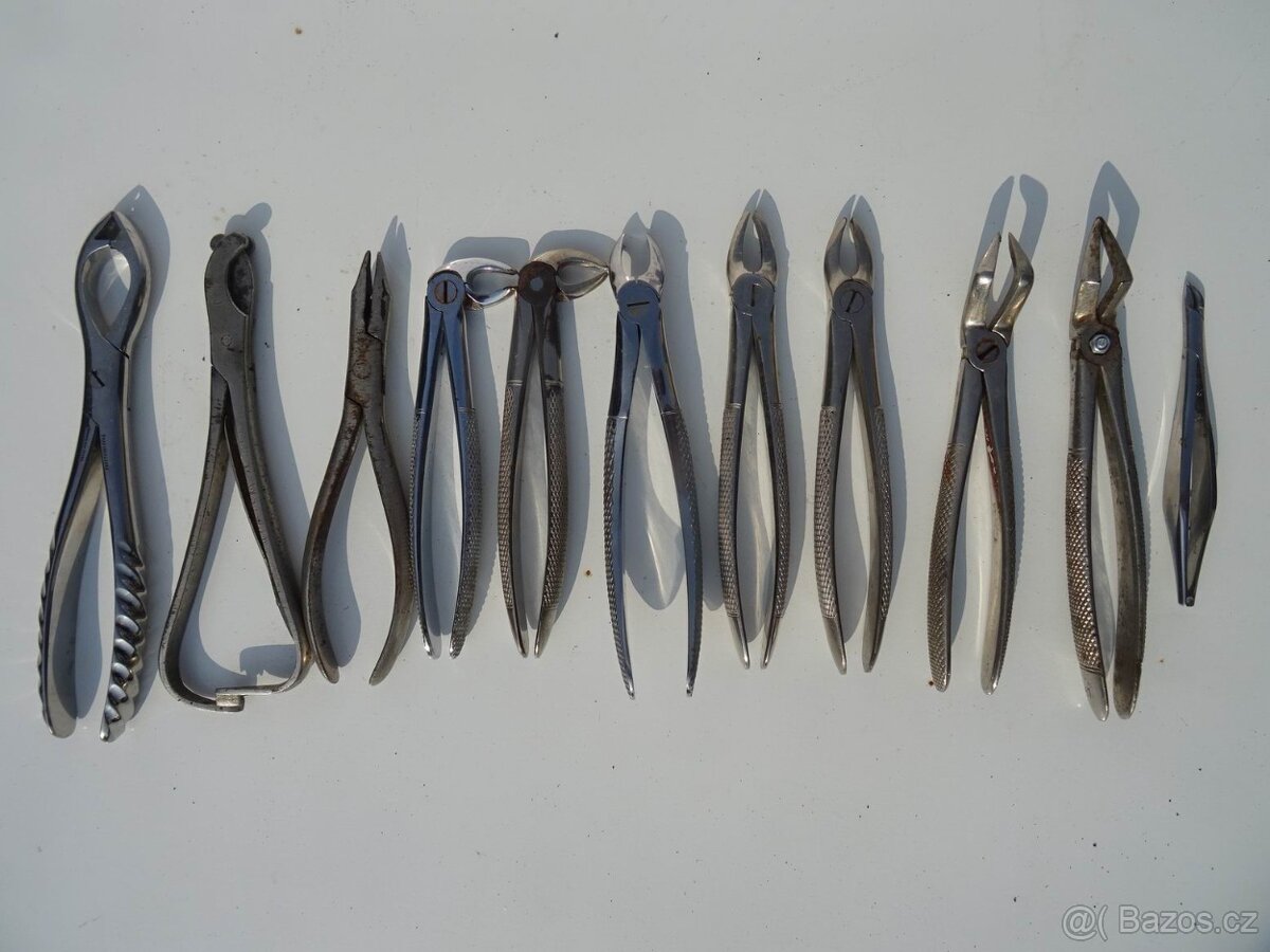 Staré cirurgické nástroje . - 5