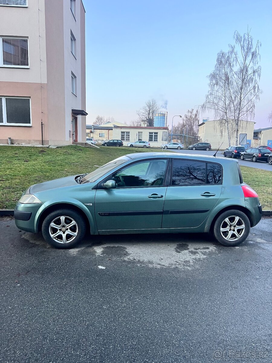 Prodám renault Mégane 2004 , úplně pojízdné , 15000 Kč - 5