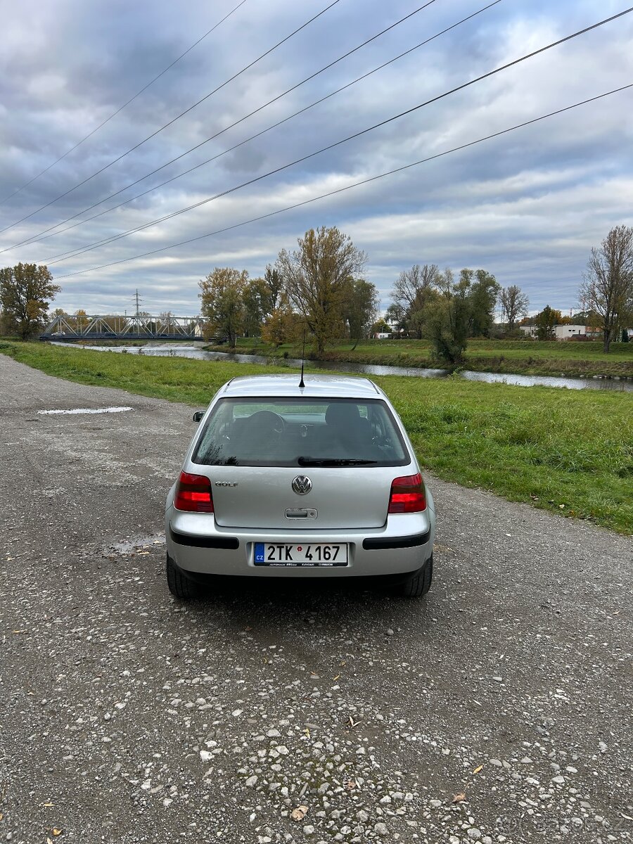 Golf 4 1.6 77kw 2002 nájezd 150tkm - 5