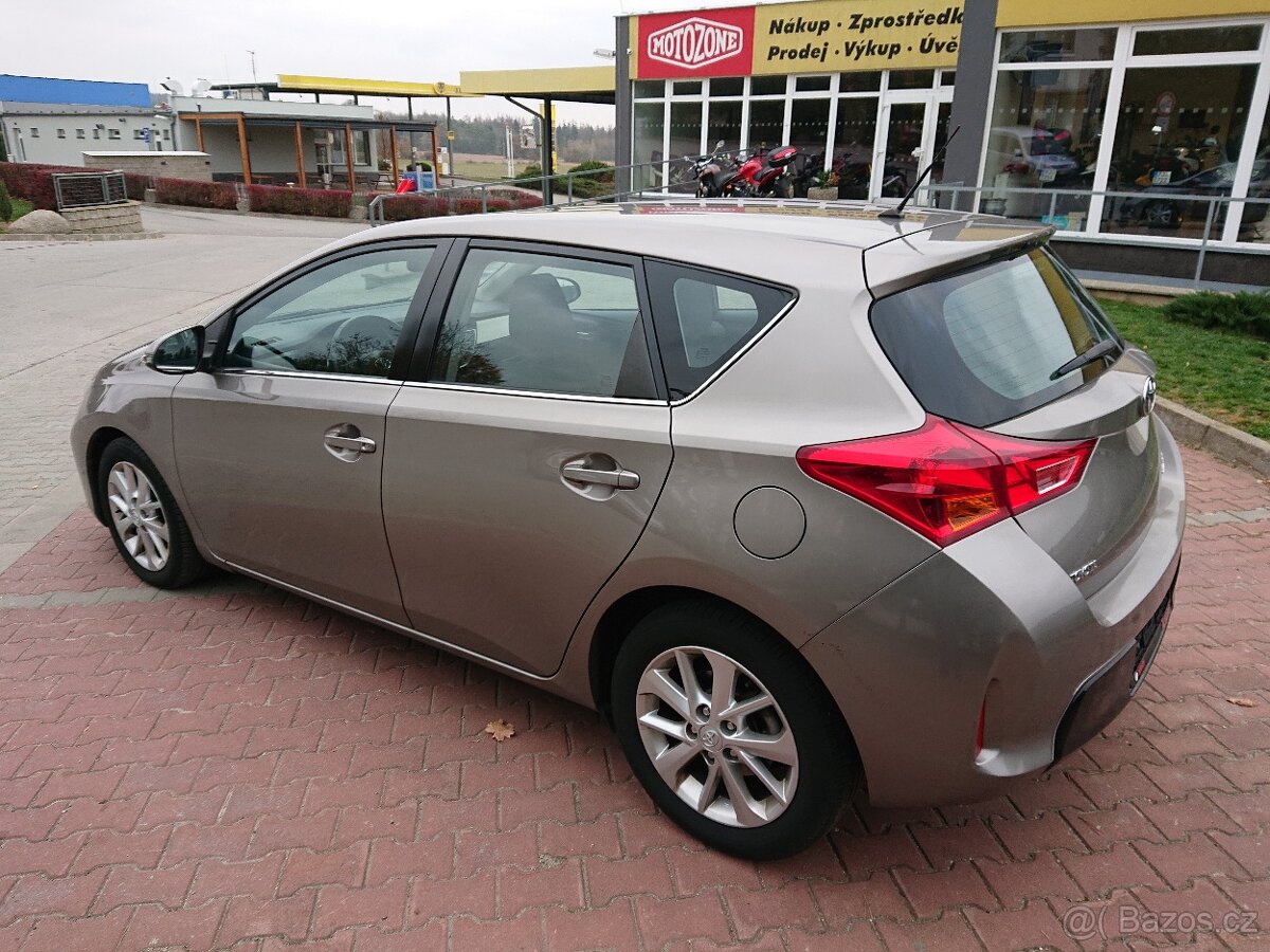 Toyota Auris 2.0 D-4D Active 12/2013 - 5