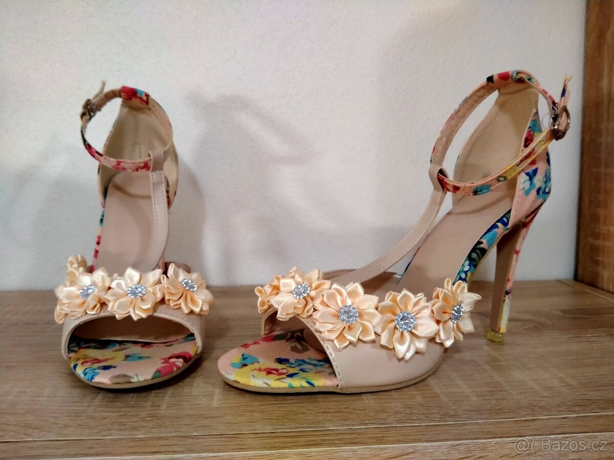 Lodičky, sandály - úklid šatny - 5