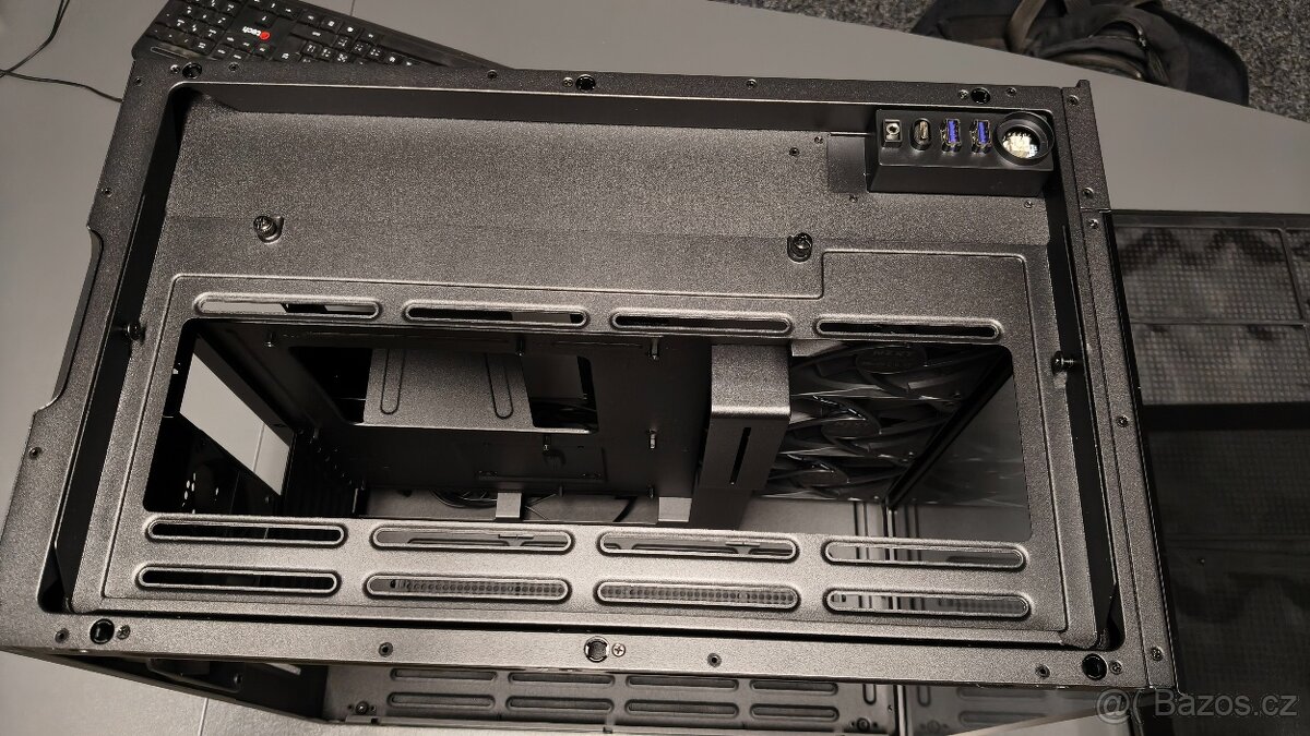 Počítačová skříň NZXT H9 flow - 5