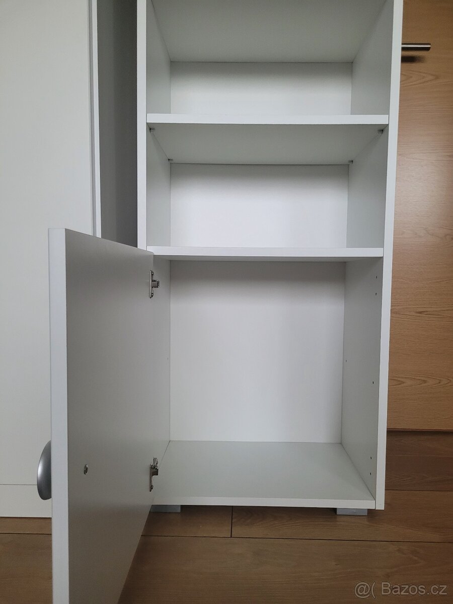 Dřevěná knihovna Kika - 5