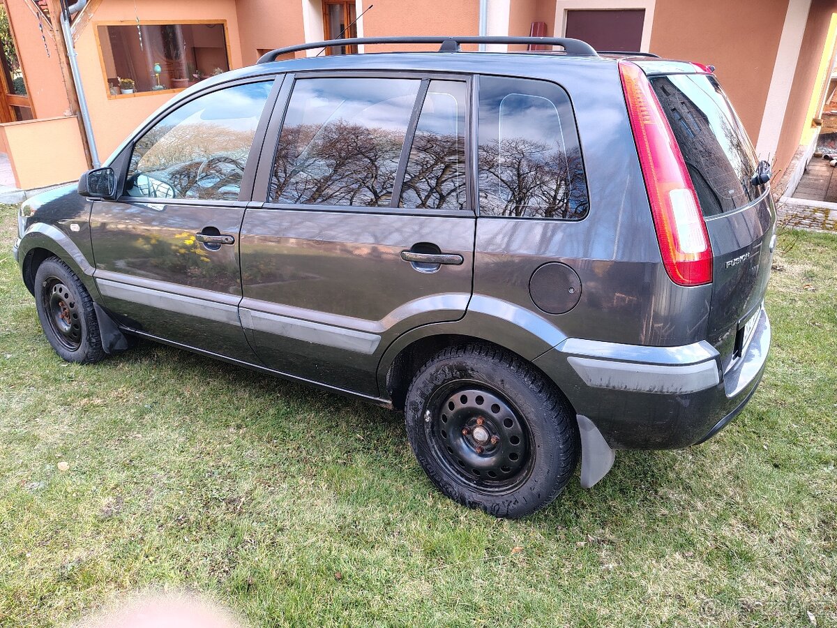 Ford Fusion 1.4 - 5
