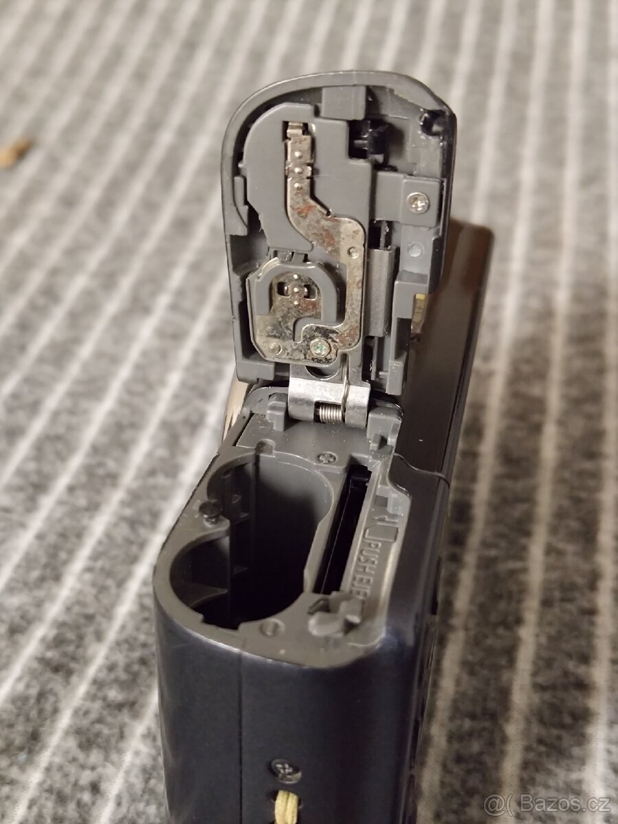 CANON A2100 IS - 5