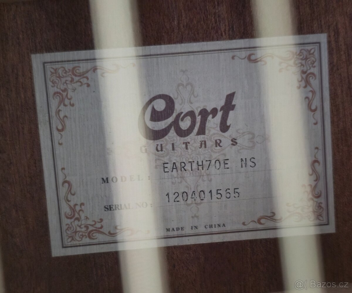 elektroakustická kytara Cort - 5
