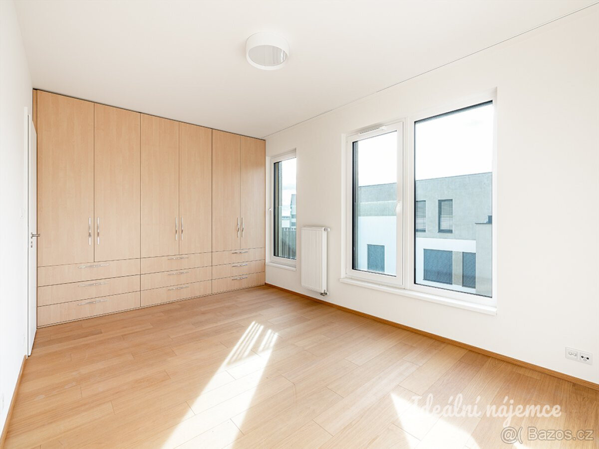 Pronájem bytu 2+kk, Dagmar Burešové, Žižkov, 25900 Kč/měs, 6 - 5