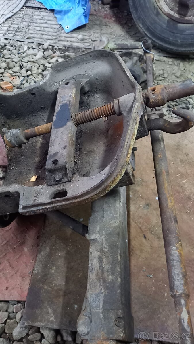 Zetor 25A-přední náprava - 5