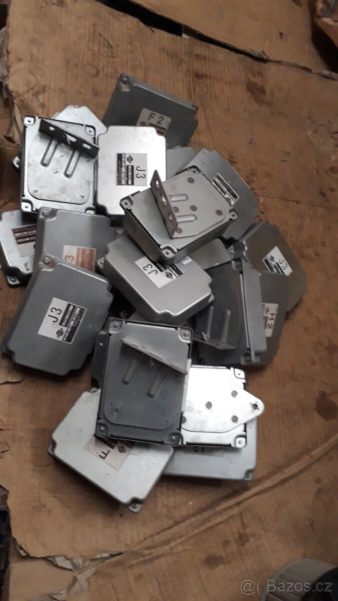 Jednotka motoru,pojistkovka Nissan Navara Nissan Pathfinder - 5