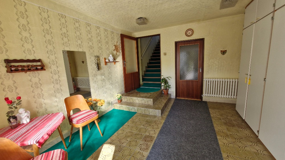 Prodej domu s terasou, garáží S výhledem na Lysou horu. - 5