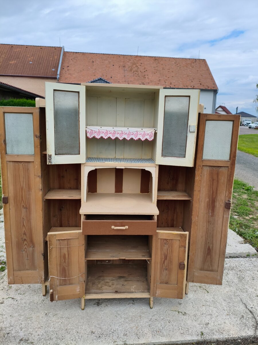 Starožitný kredenc tzv.Rakeťák - 5