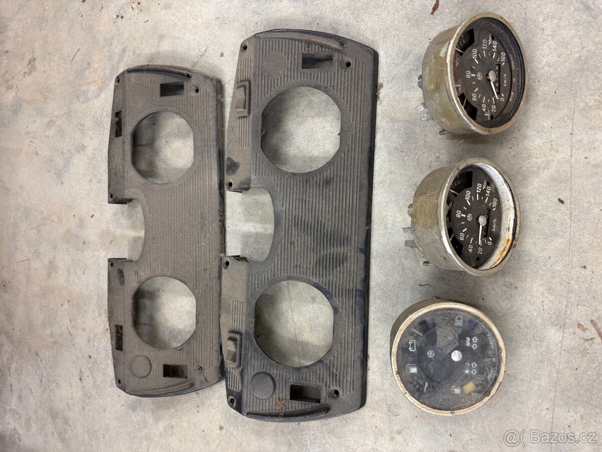 Směs dílů ARO 240 - 5