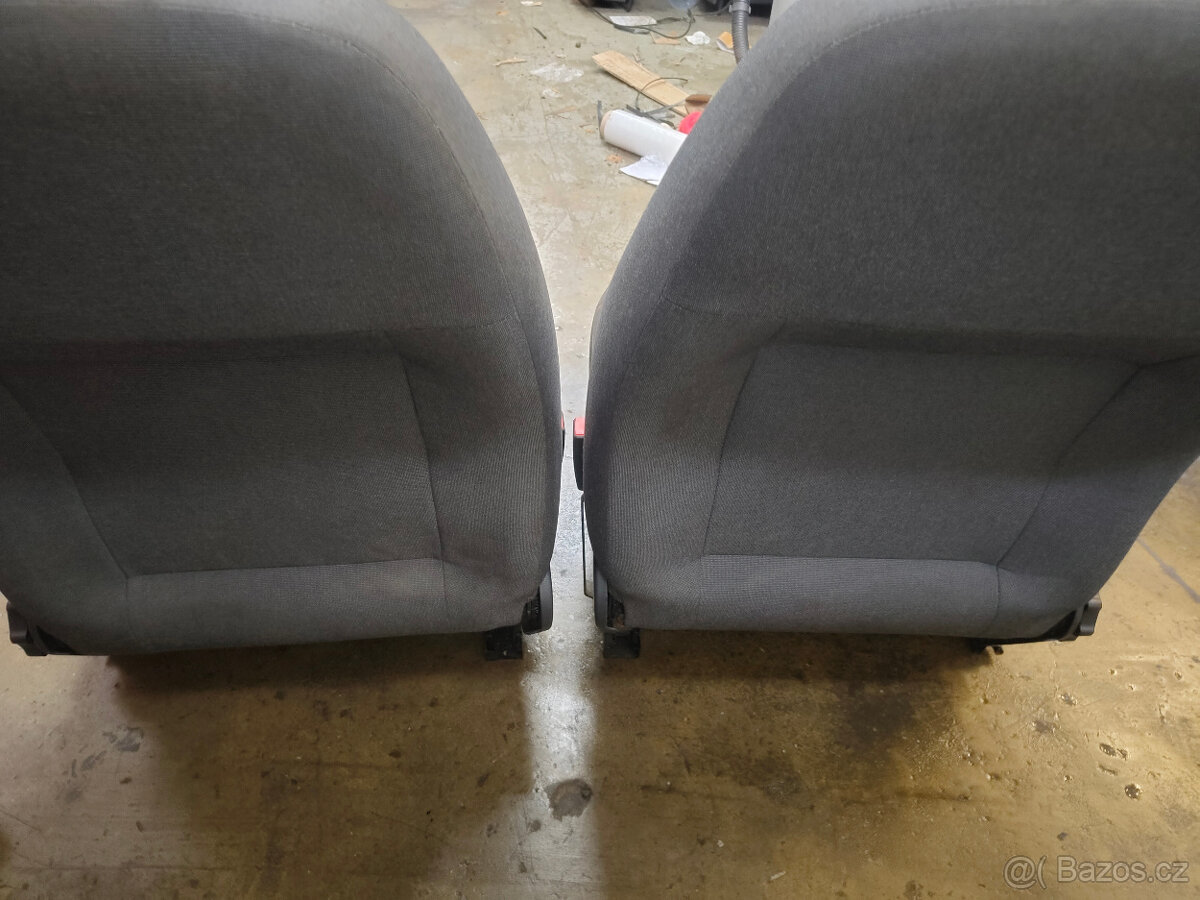 Přední sedačky Fabia - šedé - 5