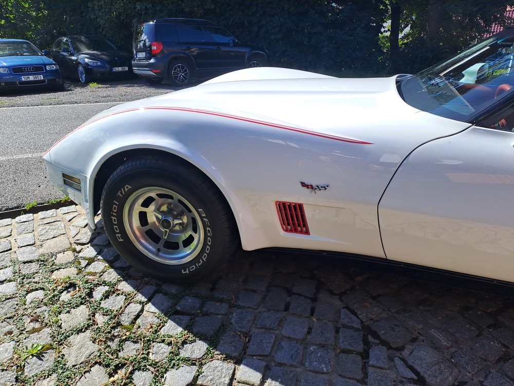 Cevrolet Corvette C3 V8 5,7 - 5