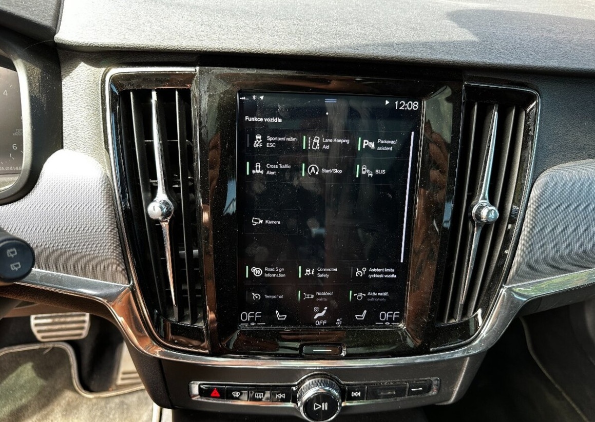 VOLVO V90 R-Design D5 AWD, 2017 + zimní kola - 5