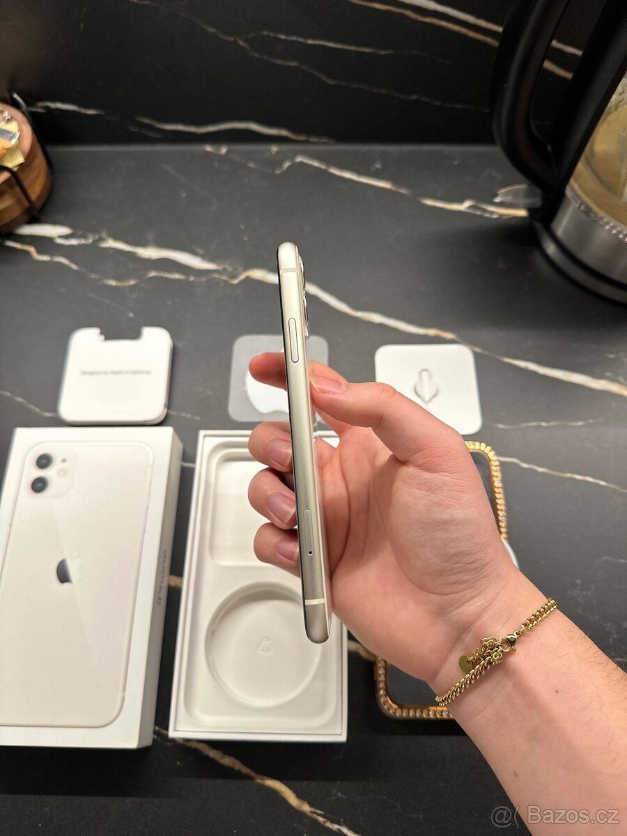 iPhone 11 64gb + příslušenství - 5