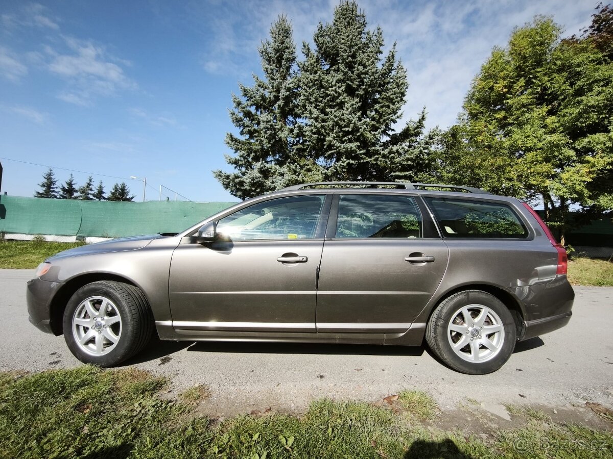 Volvo V70 D5 AWD (2008) 2.4D 136kW - 5