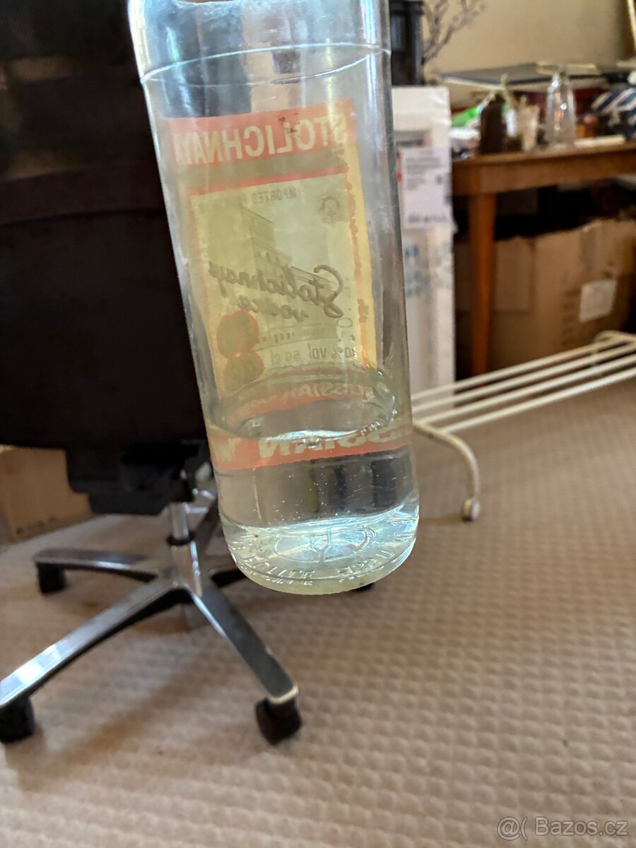 stará lahev stolichnaya - 5