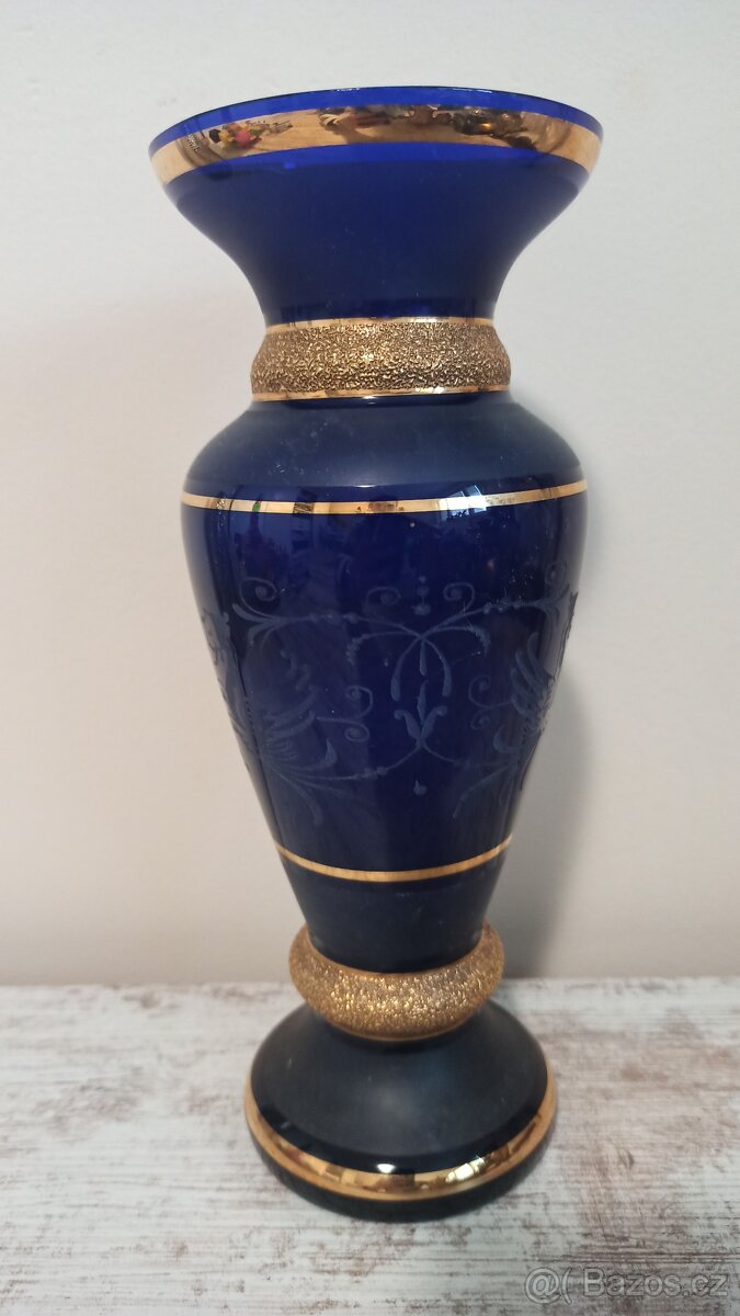 Starožitnosti -vazy a knihy, fotoaparát - 5