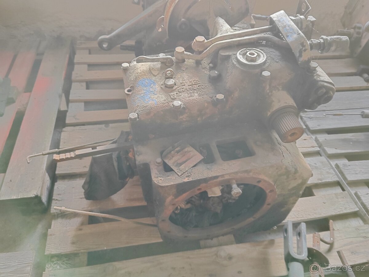 Zetor 6945 díly (motor, hydraulika) - 5