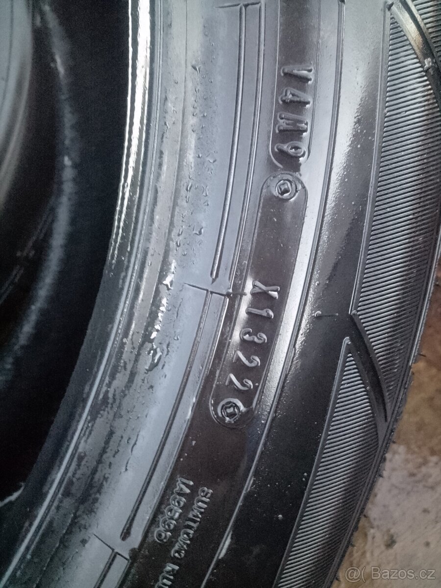 Dunlop 235/55 R20 - 5