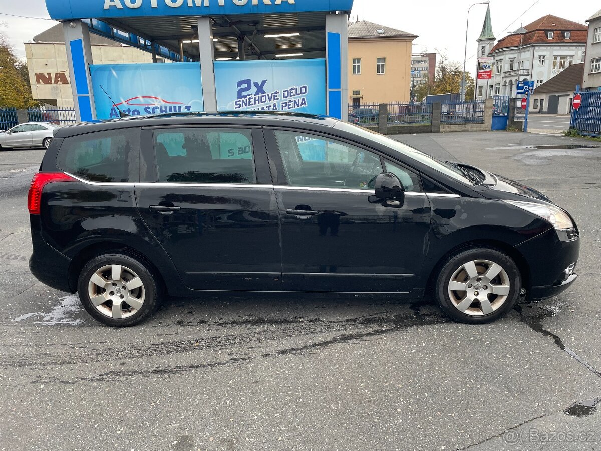 PEUGEOT 5008 PANORAMA 2.0HDI 16V 110 KW ČR 2011 - 5