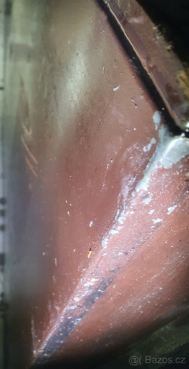 Staré kovové dveře. Plech přes dřevo. Těžký. - 5