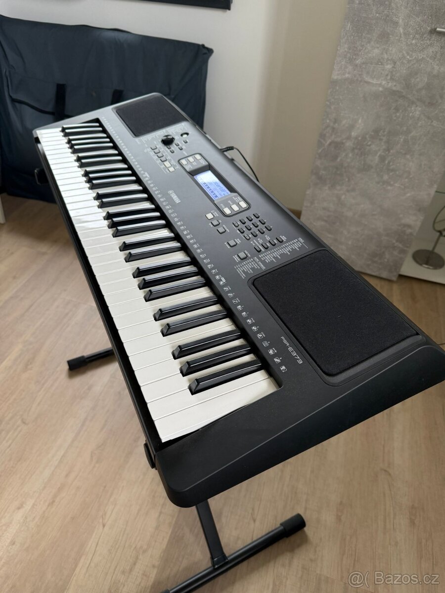 Yamaha PSR-E373 Keyboard s dynamikou / se stojanem - 5