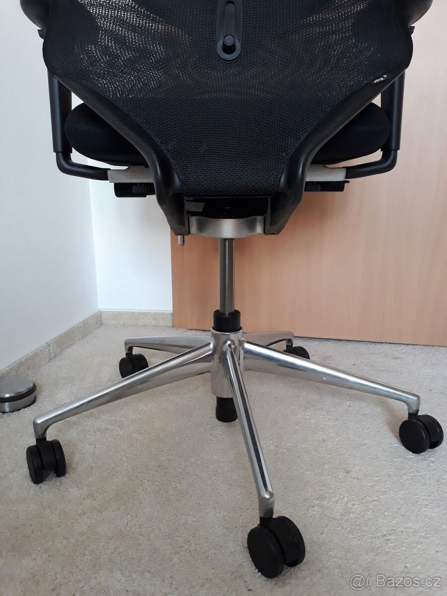 Kancelářská židle - Vitra ZÁNOVNÍ PC 18 500,- - 5