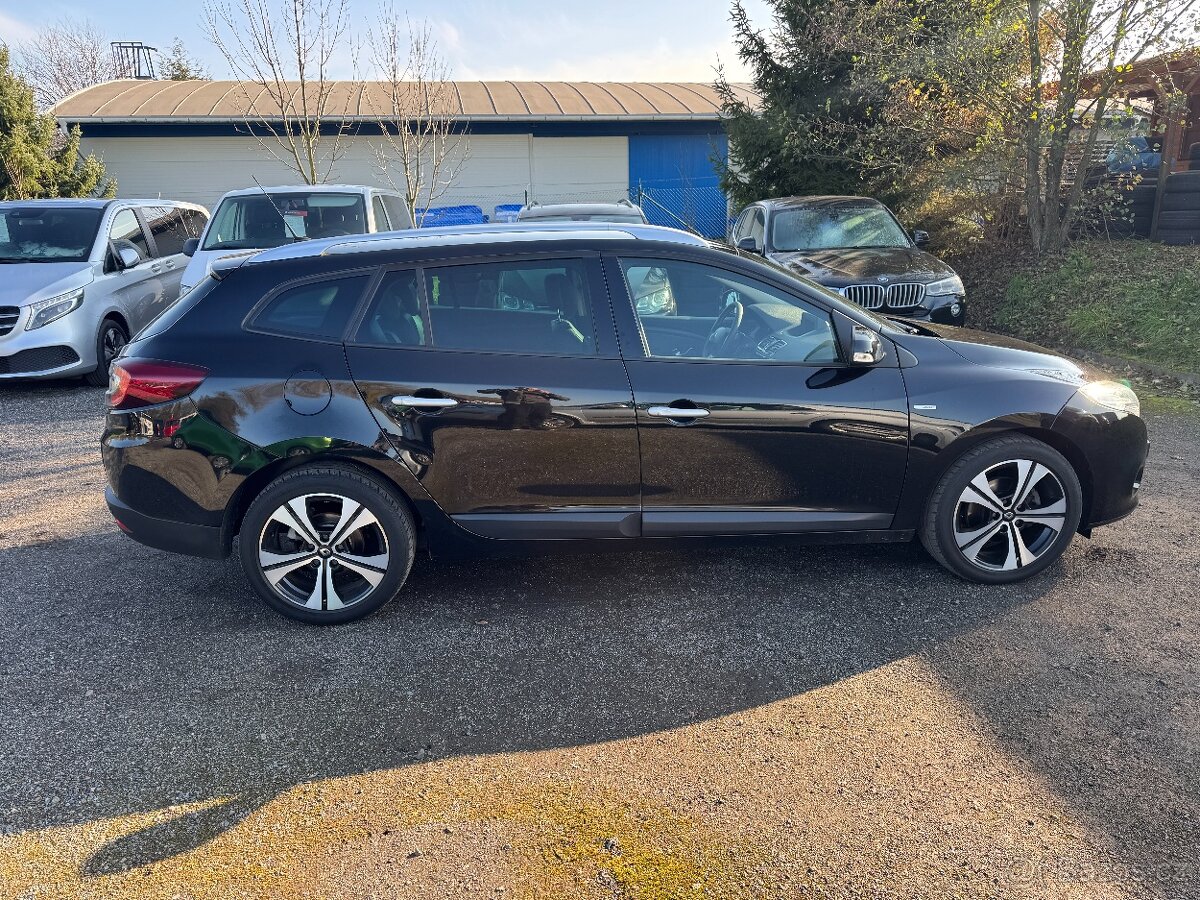 RENAUL MÉGANE 2012 KOMBI 96kw SERVISKA BOSE TOP STAV - 5
