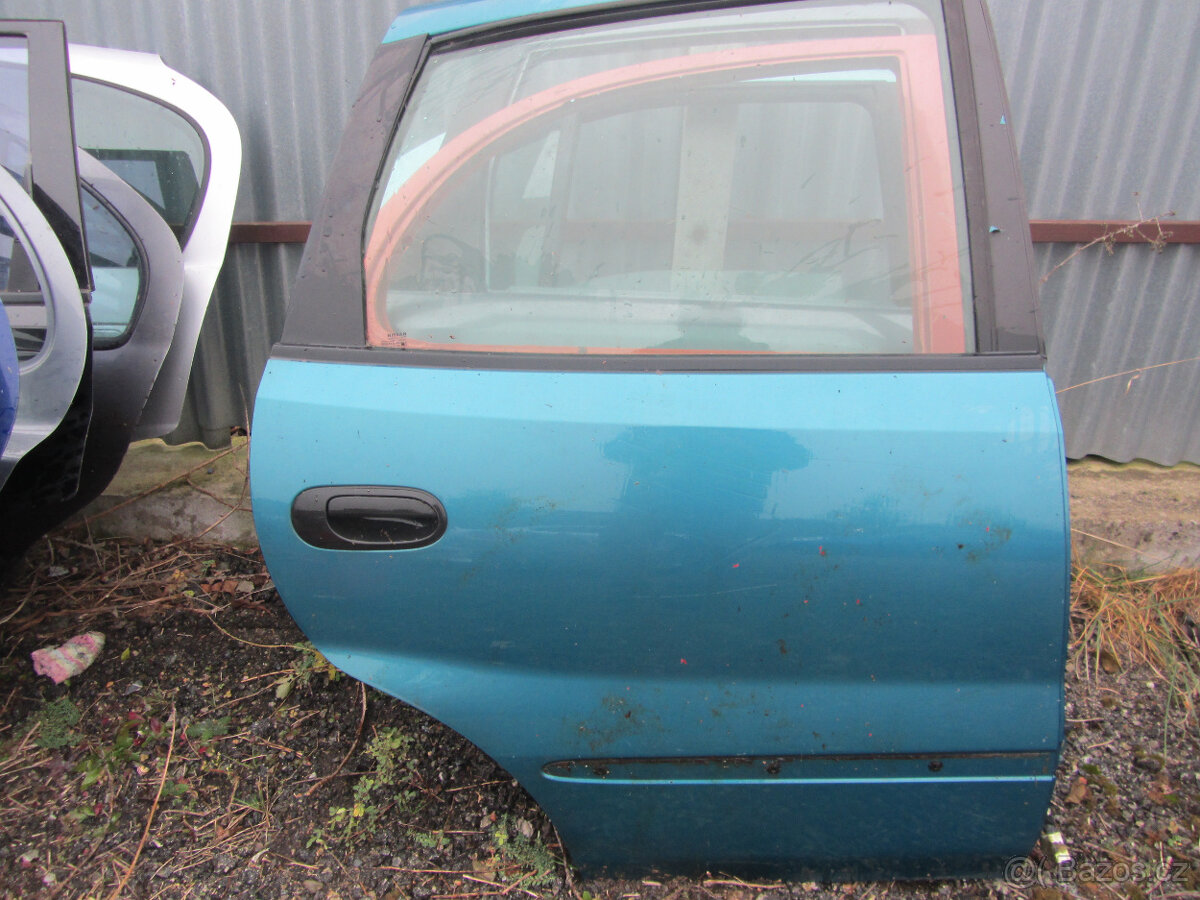 Nissan Almera Tino - 5