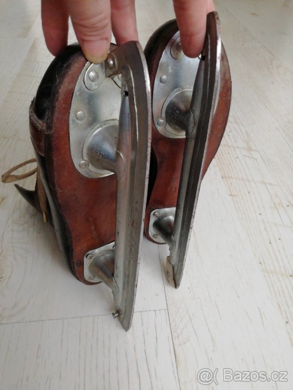 Starožitné dětské brusle vel. 33. - 5