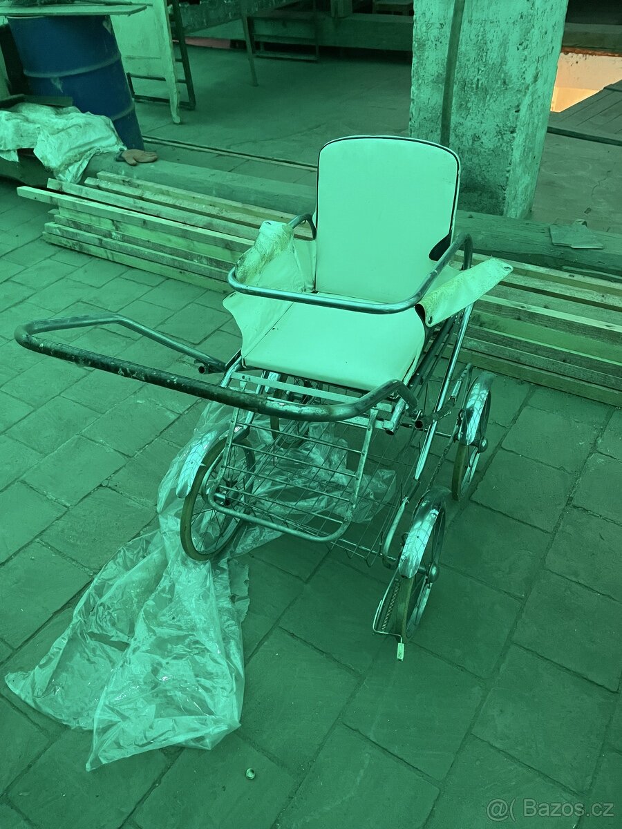 Starý kočárek Liberta - 5