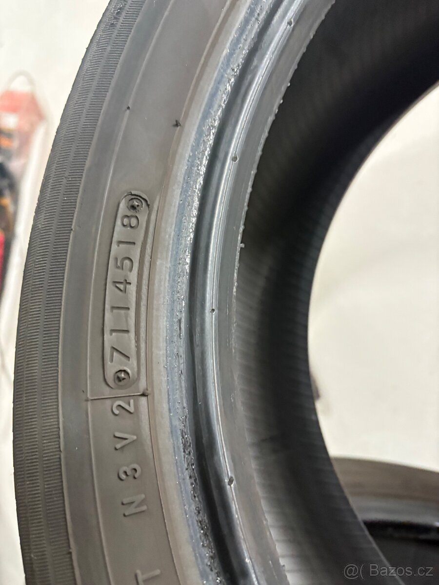 Pneu 215/50R19 - 5