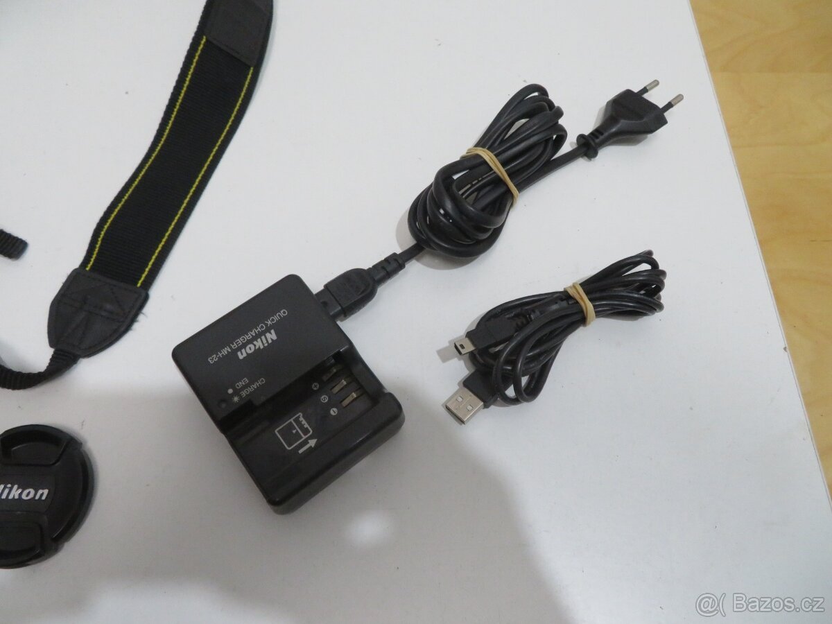 Digitální fotoaparát Nikon D40 + objektiv (závěrka 17596) - 5