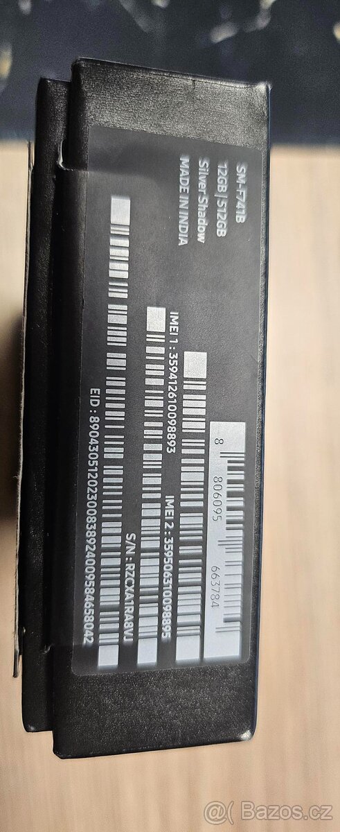 Prodám použitý Samsung Z Flip 6 -stříbrný - 5