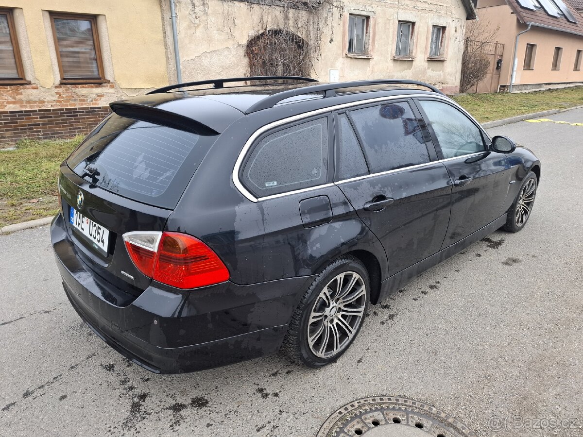 BMW e91 325xi - automat 4x4 - výborný motor - vysoká výbava - 5