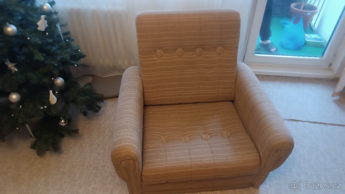 Prodám rozkládací gauč + 2 křesla - 5
