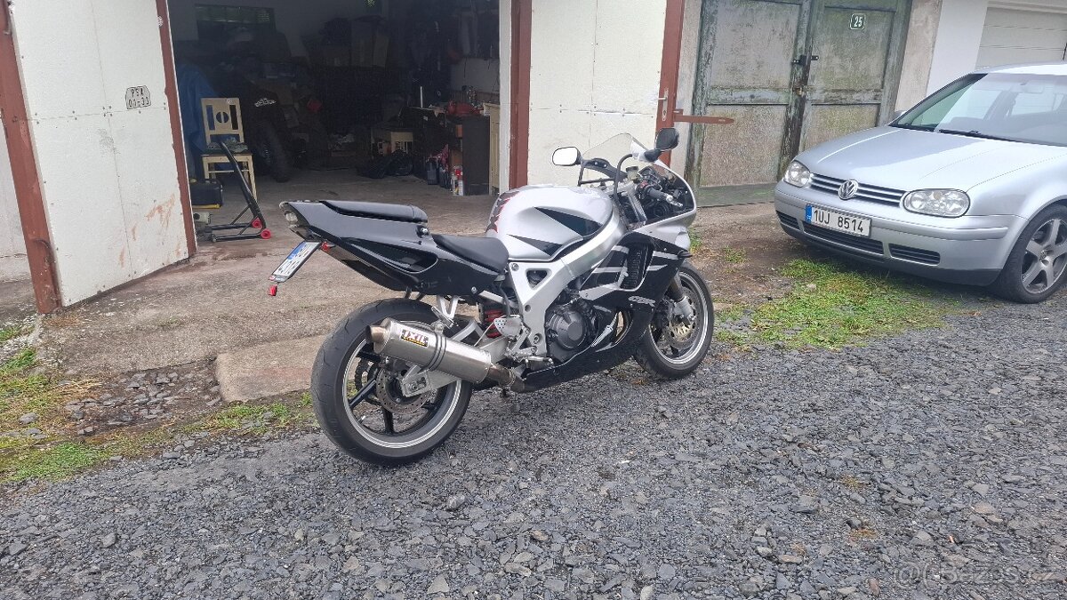 Honda CBR 900 RR - 5