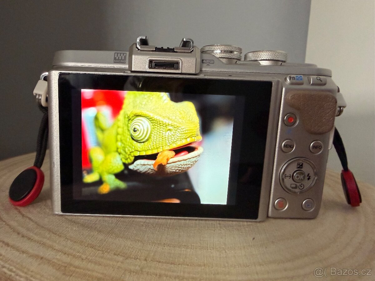 Olympus PEN E-PL8 tělo - 5