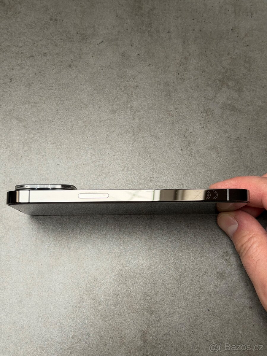 iPhone 13 Pro - 128 GB, výborný stav, baterie 82 % - 5