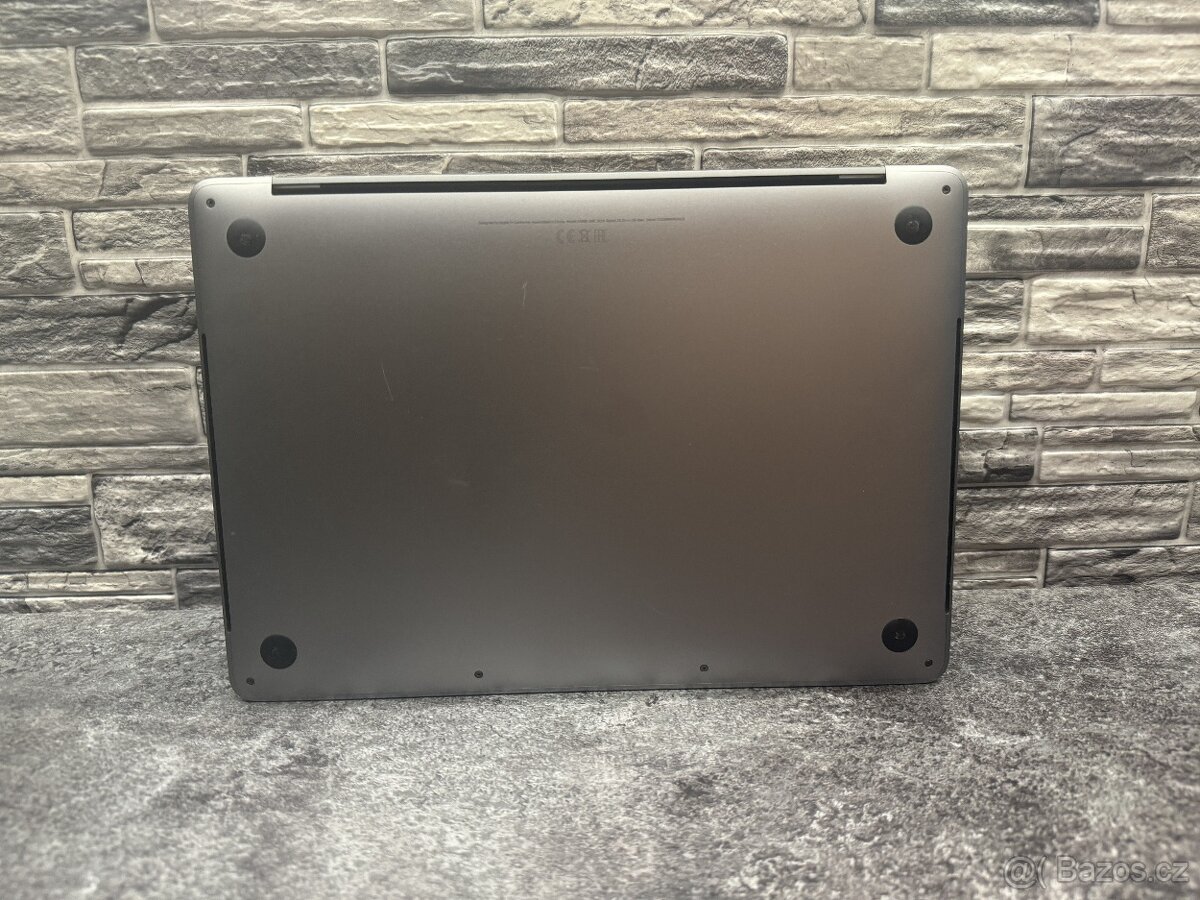 MacBook Pro 13 2018 i5 / 8GB / 256GB - 5