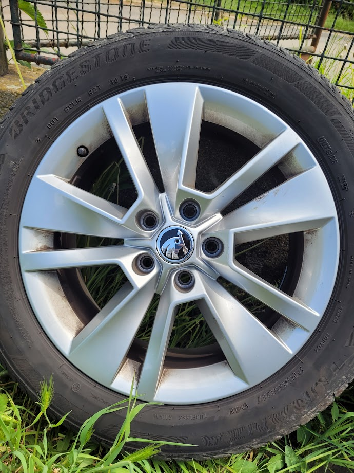Letní Škoda Triton 17" Karoq 57A071497 8Z8 - 5
