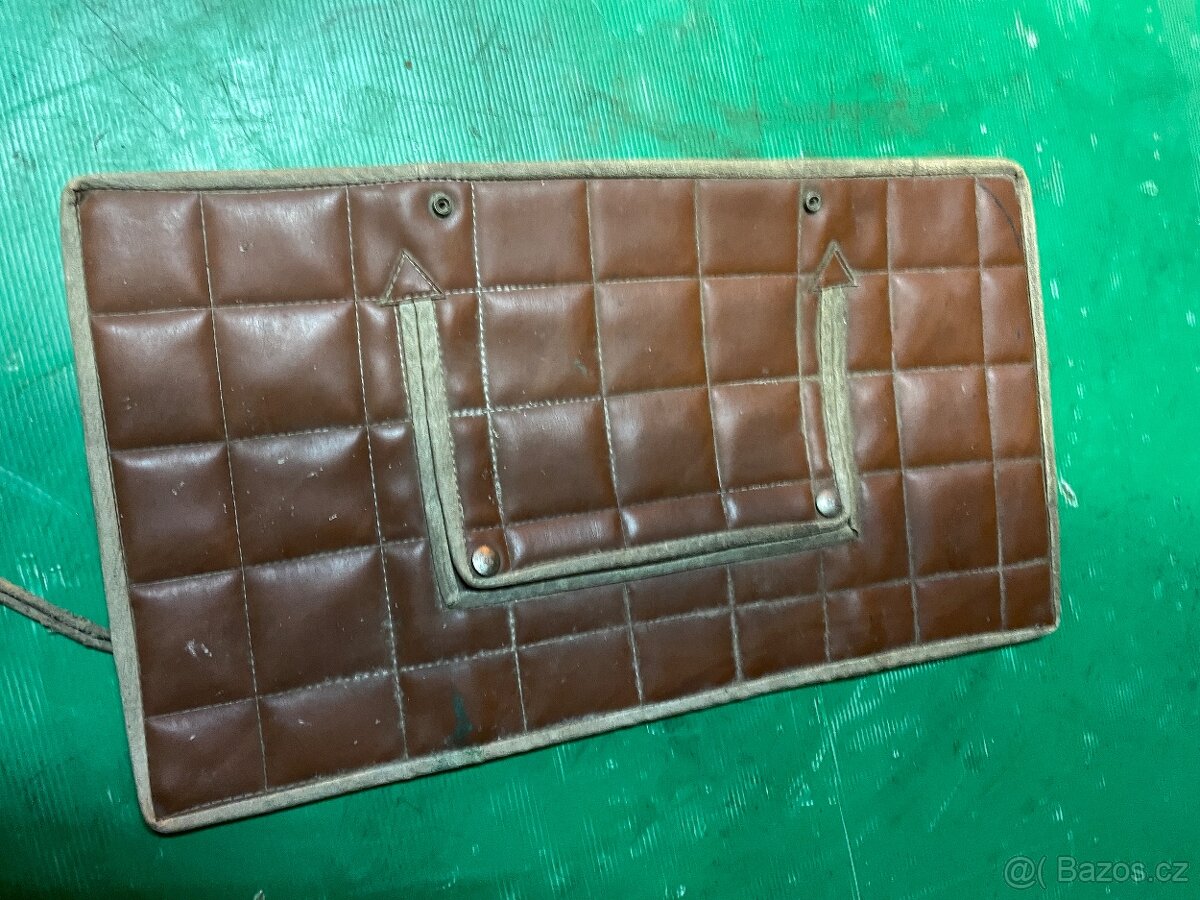 dečka, kryt chladiče škoda neznám typ - 5