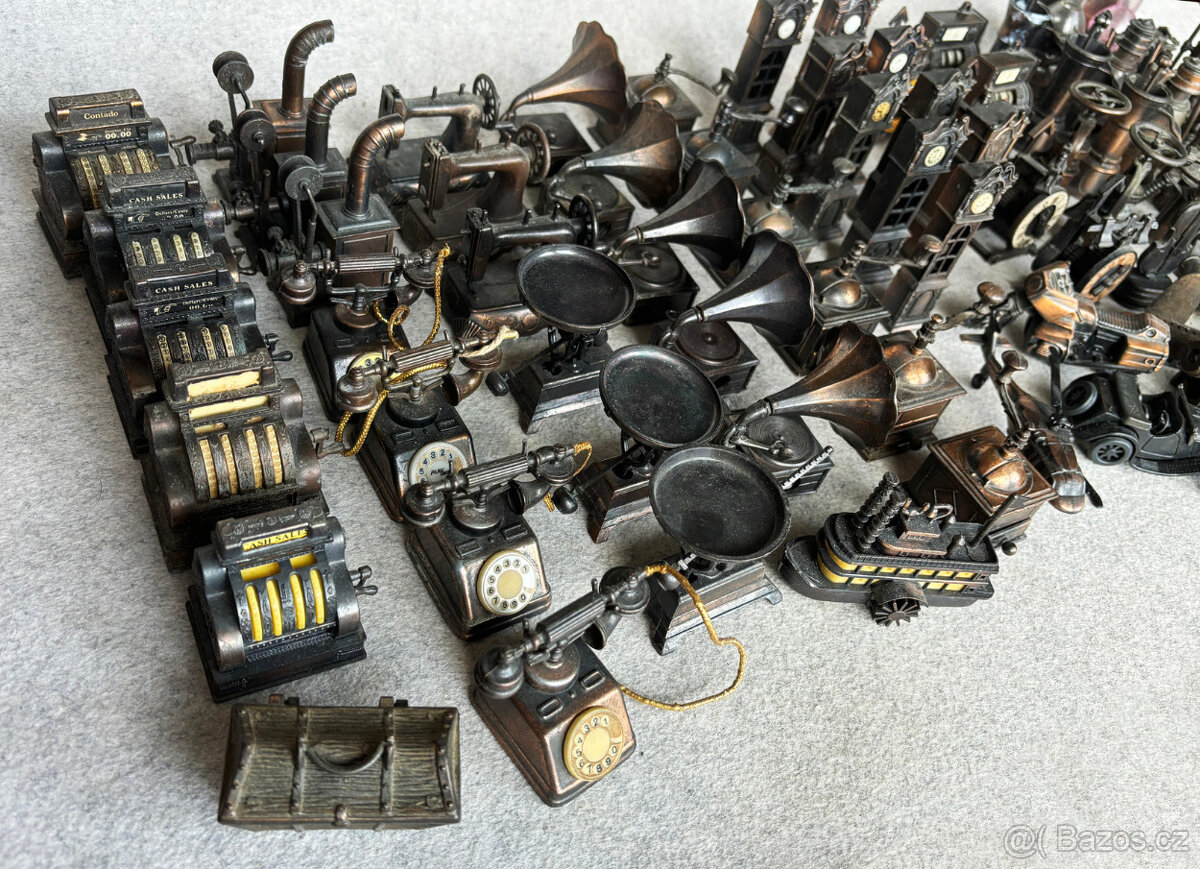 Sbírka kovových ořezávátek - 77 kusů - 5